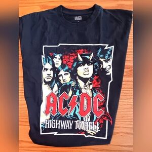 AC DC TEE